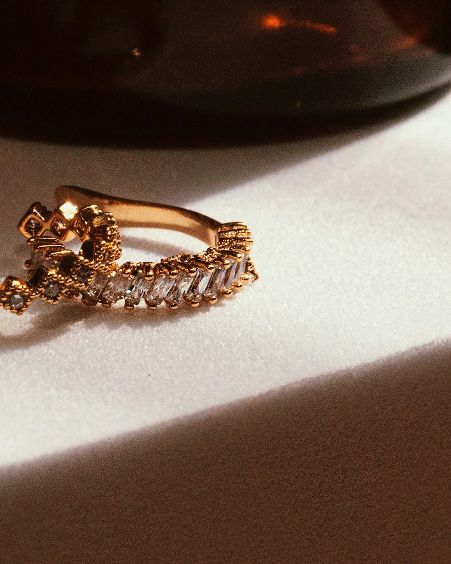 Anillo con Circones de Oro 18k