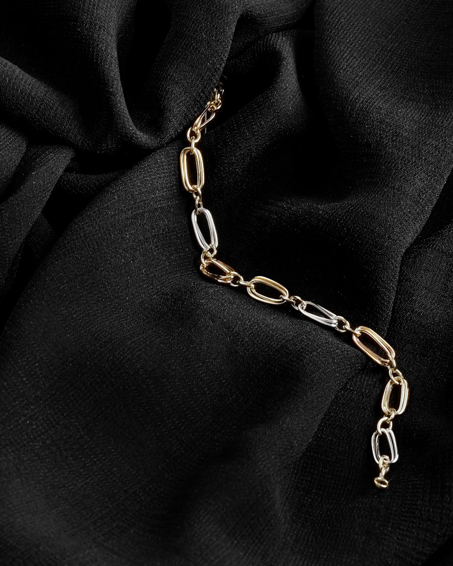 Pulsera Eslabón Alargado de Oro 18k