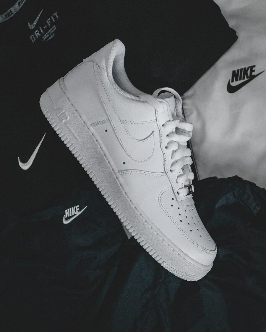 Zapatillas Blancas Clásicas · Cuero sintético